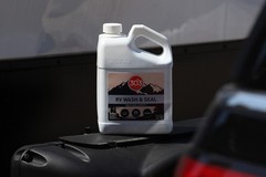 303 Products RV Wash & Seal 1 Gallon pH Neutral HighFoam RV Cleaner & Gloss