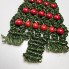 Macrame Wood Beaded Christmas Tree Hanging Decor Green Red Boho 15″