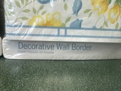Martha Stewart “Flower Basket” Yellow, Blue Flowers Wall Border – 6.75 in x 5 yd