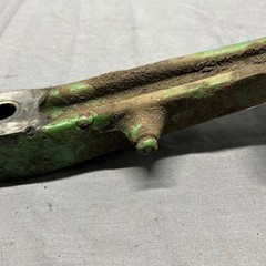 JOHN DEERE 112 GARDEN TRACTOR FRONT AXLE AM30370