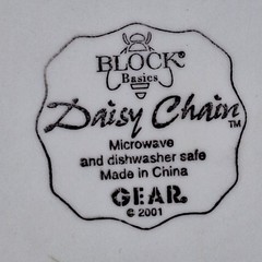 8 Vtg Daisy Chain Block 2001 Dinner Plates Lt. Blue White Yellow Daises 10.5″