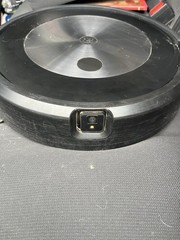 iRobot Roomba J7 Vacuum Cleaning Robot UNIT ONLY – Can’t Test, Don’t Have Charge