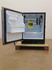 Marvel MARE224SS51A 24″ Built-In All Refrigerator with 4.6 Cu. Ft. Capacity Pics