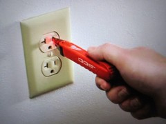 Milwauke Non-Contact Voltage and GFCI Receptacle Premium Test Kit