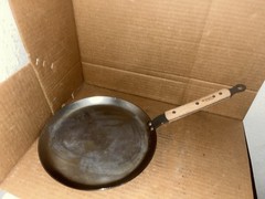 de Buyer Mineral B Element Carbon Steel Crepe Pan 9.5” France Wooden Handle