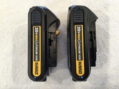 2 New Dewalt DCB201 20V Max Batteries 1.5Ah Lithium Ion Li-Ion Genuine DCB201-2