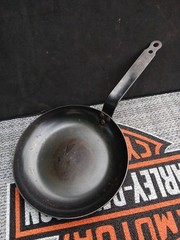De BUYER Mineral B 9.5 Inch Carbon Steel Mont Bleu Eiffel Handle French Pan