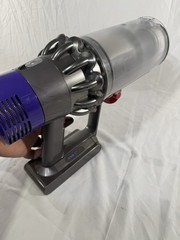 Dyson V11 Versatile And Cordless Stick Vacuum Cleaner SV28 6363A Tested Good !!!