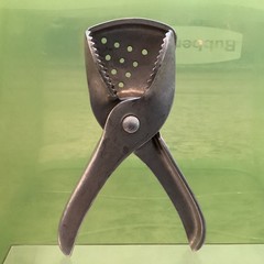 Vintage Citrus Lemon Lime Squeezer – 6.75 in. Cast Aluminum – Hand Held – NICE !
