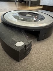iRobot Roomba E5 vacuum And Charging Station-tested And Working