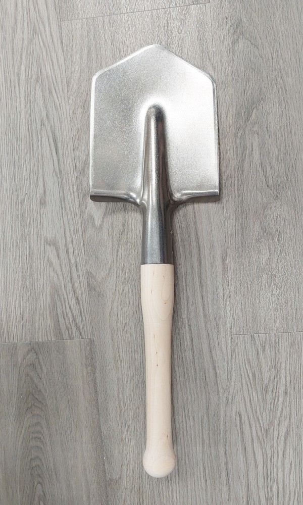 100% Titanium Lightweight Large Shovel Durable Sharp Edges Solid Wood 10″ Handle