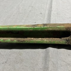 JOHN DEERE 112 GARDEN TRACTOR FRONT AXLE AM30370