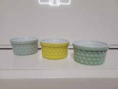 3 CORDON BLEU STONEWARE HOBNAIL RAMEKINS GRAY YELLOW GREEN 3.25 INCHES 4 OZS