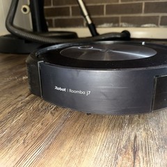 IRobot Roomba J7+ Wi-Fi Self-Empty Robot Vacuum (j7550)(RVE-Y1)