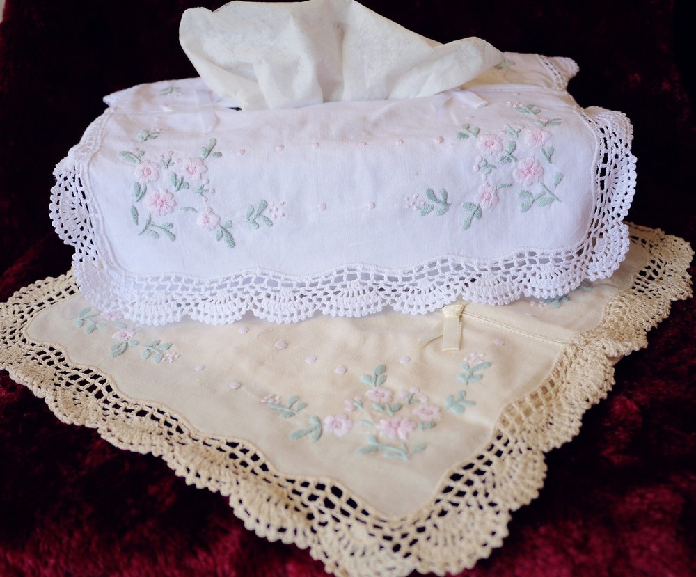 Vintage Handmade Crochet Lace Flower Emb 100%Cotton Tissue Box Cover White/Ivory