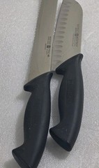 2 Wusthof Pro Series Knives Serrated Bread 4853/23cm Straight Santoku 4860/17cm