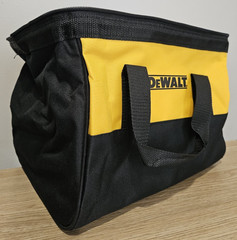 New DeWalt Starter Kit – 13″ Bag, 2 – 5AH XR Batteries 2023, DCB115 Charger