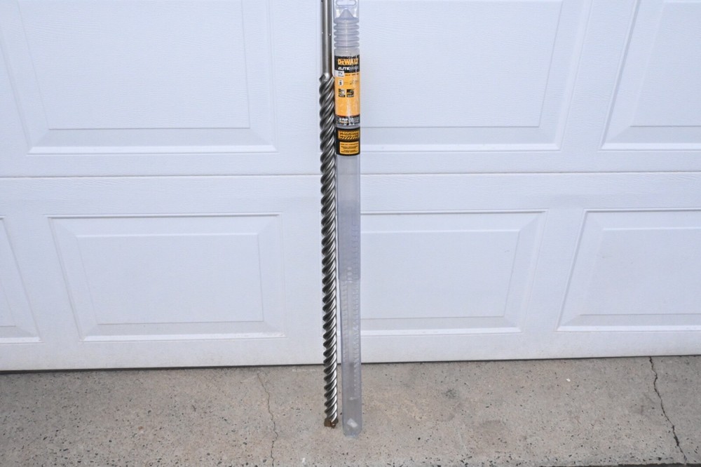 Dewalt DW5826 SDS MAX 1-1/4″ x 31″ X 36″ High Impact Carbide Hammer Drill Bit