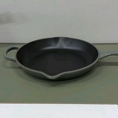 Le Creuset Signature 10.25in Cast Iron Enamel Skillet Fry Pan Gray