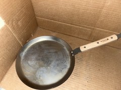 de Buyer Mineral B Element Carbon Steel Crepe Pan 9.5” France Wooden Handle