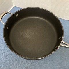 Kirkland Signature NSF Hard-Anodized Aluminum 5.5 QT (5.2 L) Sauté Pan w/Lid