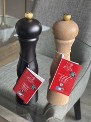PEUGEOT France 22cm Dry Salt & Pepper Mill 2 Piece Set – NWT