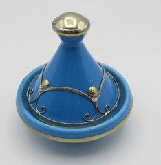 MOROCCAN HANDCRAFTED CLAY POTTERY TAGINE w/NICKEL SILVER OVERLAY (4″)