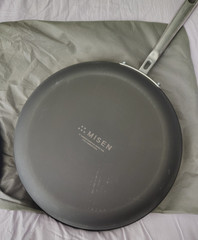 Misen Carbon Steel Nonstick 12″ Skillet Lightweight Self Seasoning & LID Fry Pan