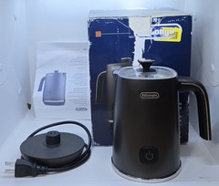 DeLonghi EMFIBK Hot / Cold Black Electric Milk Frother
