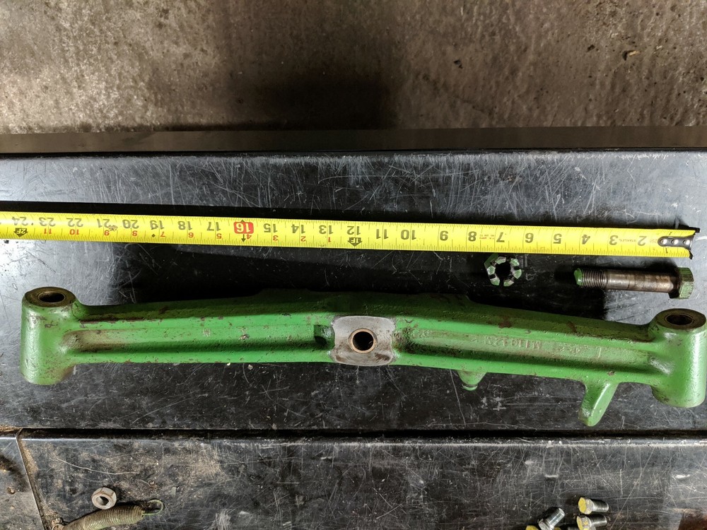 John Deere 110 112 Hydraulic lift10hp tecumseh front axle # AM30370