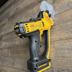 DEWALT Pruner Shears Garden 20V MAX Cordless DCPR320 Tool Tool Only NWOB