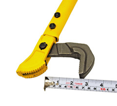 H.D. Pipe Wrench 18.5″ Self Adjustable Forged Steel Plumber Multi-function