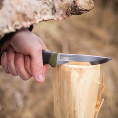 Morakniv Companion Heavy Duty Knife with Sandvik Carbon Steel Blade 12494 NEW
