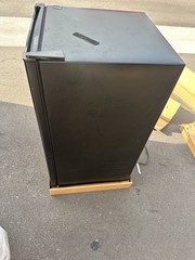Mainstays 3.3 cu ft Single Door Mini Fridge Black M8004
