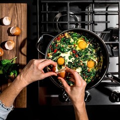 Versatile 3.3-Quart Hybrid Nonstick Sauté Pan with Tempered Glass Lid & Handle
