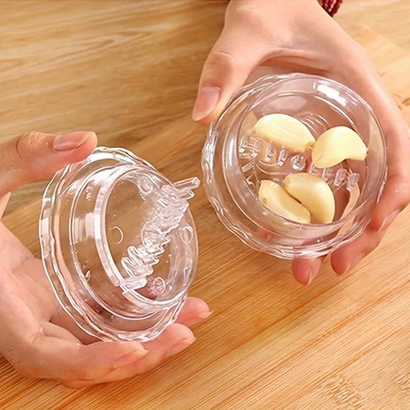 1Pcs Manual Portable Garlic Crusher – Twist Kitchen Gadget for Crushing Garlic