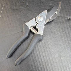 Husky Standard Pruning Shears Black Silver Steel Blade Comfort Grip