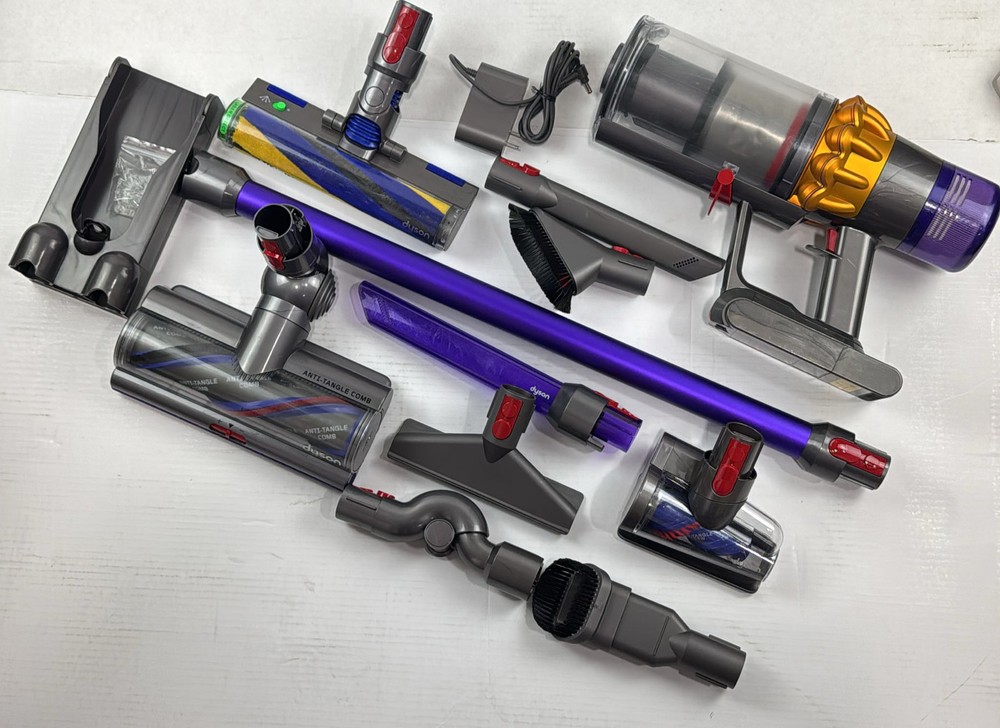 Dyson V15 Detect: Cordless Stick Vacuum Cleaner With Accessories and Wall Mou…