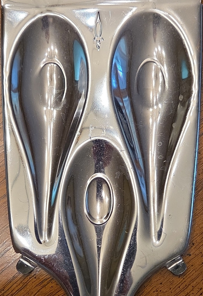 Gemco Metal Triple Spoon Rest Silver Modern Less Than 10 in Used