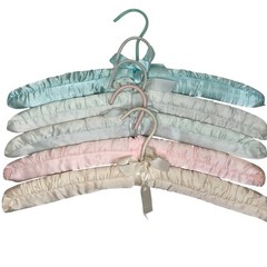 Vintage Padded Satin Hangers 4 Pastel Multicolor Ribbon Bow Accents Bridal
