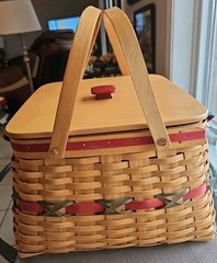 Longaberger 12 Days of Xmas Basket 14″ +3 Protectors (1 Divided)+Liner+Lid 2000