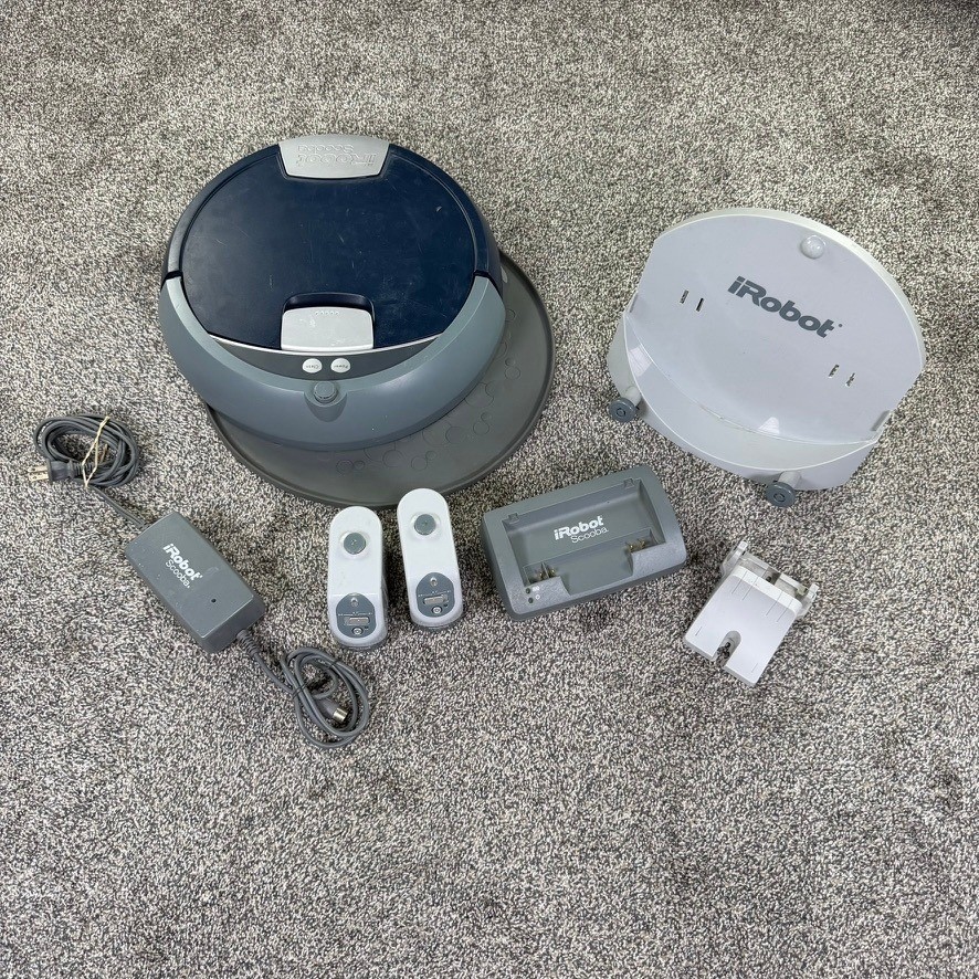 iRobot Scooba Floor Scrubbing Robot Bundle with Virtual Walls and Charger PARTS