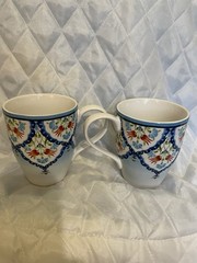 222 Fifth Tunisia Porcelain Coffee Mugs 11 oz MW/DS Safe White Blue Floral Set