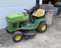 John Deere STX-38 Gas Riding Lawn Mower w/ Grass Catcher, Green/Yellow/Black