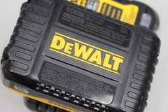 DEWALT MAX XR 20V Lithium-ion Battery DCB206 DCB1104 Charger