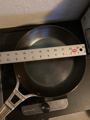 De BUYER Mineral B 9.5 Inch Carbon Steel Mont Bleu Eiffel Handle French Pan
