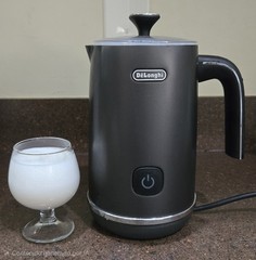 DeLonghi EMFIBK Hot / Cold Black Electric Milk Frother