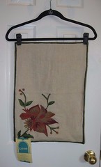 NWT ~ KASHMIR Red/Green Embroidery/Crewel Linen Placemat ~ 14″ x 20″