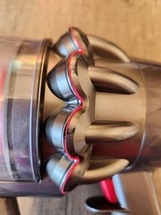 Genuine Dyson V11 Torque Drive SV28 Cordless LCD Vacuum Click In SV47 Battery