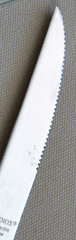 4 Lenox ABILENE Serrated Steak Dinner Knives Stainless Vietnam 9-1/2″ Long-EUC